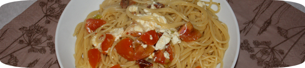 spagetthi-mit-tomaten-und-feta