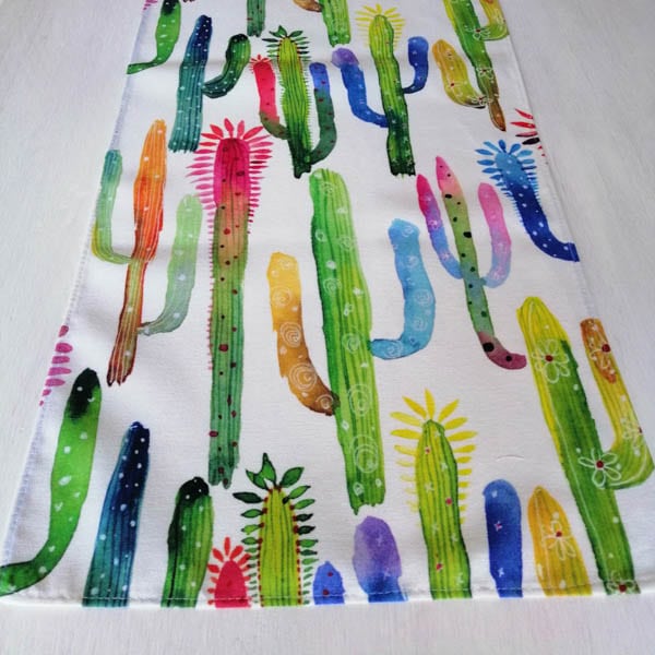 Tischläufer Kaktus in bunten Farben